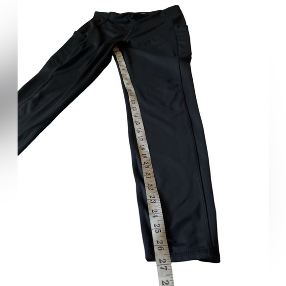 Hylete Black High Wasted Leggings with Pockets - Picture 6 of 9